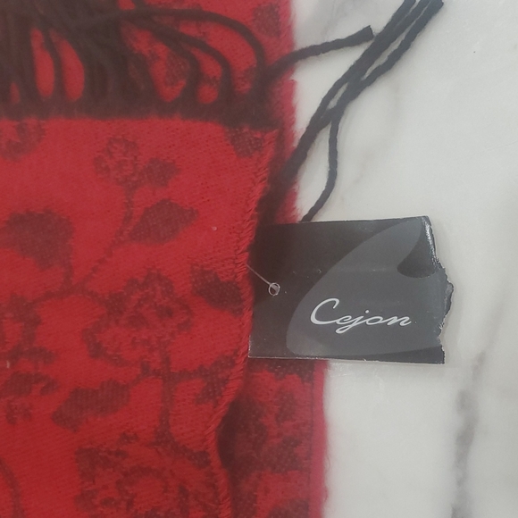 Scarf - Picture 3 of 3